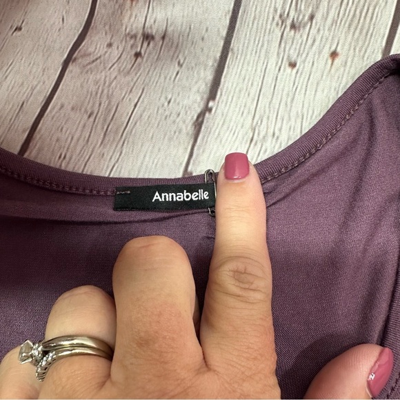 NWT Annabelle boutique ruffle detail Cold shoulder top feminine minimalist Plum - Picture 6 of 11